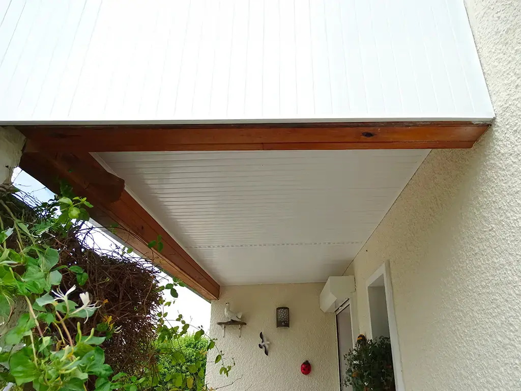 dessous-de-toit-pvc-02