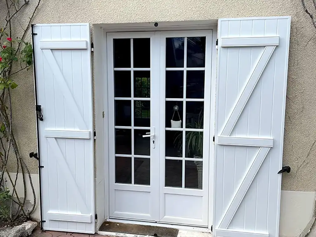 volets-battants-blanc